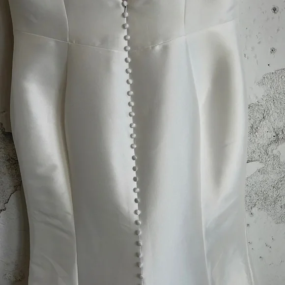 NWT Private Label Satin Wedding Dress with Train and Buttons - Picture 4 of 6